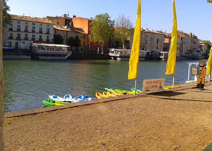 3 Bedroom Modern Apartment In Historic Building Overlooking River Herault