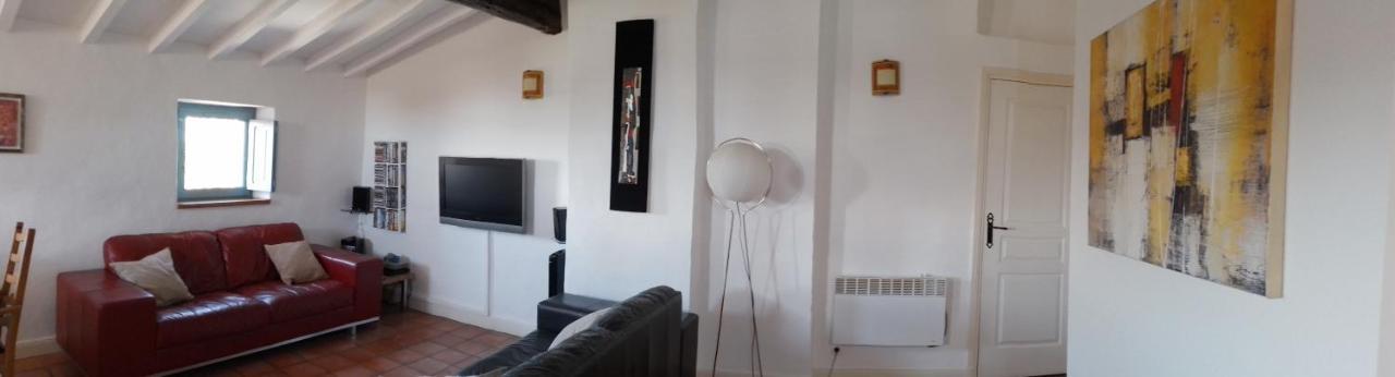 3 Bedroom Modern In Historic Building Overlooking River Herault *
