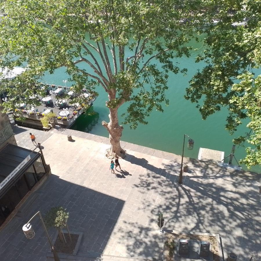 Apartment 3 Bedroom Modern In Historic Building Overlooking River Herault *