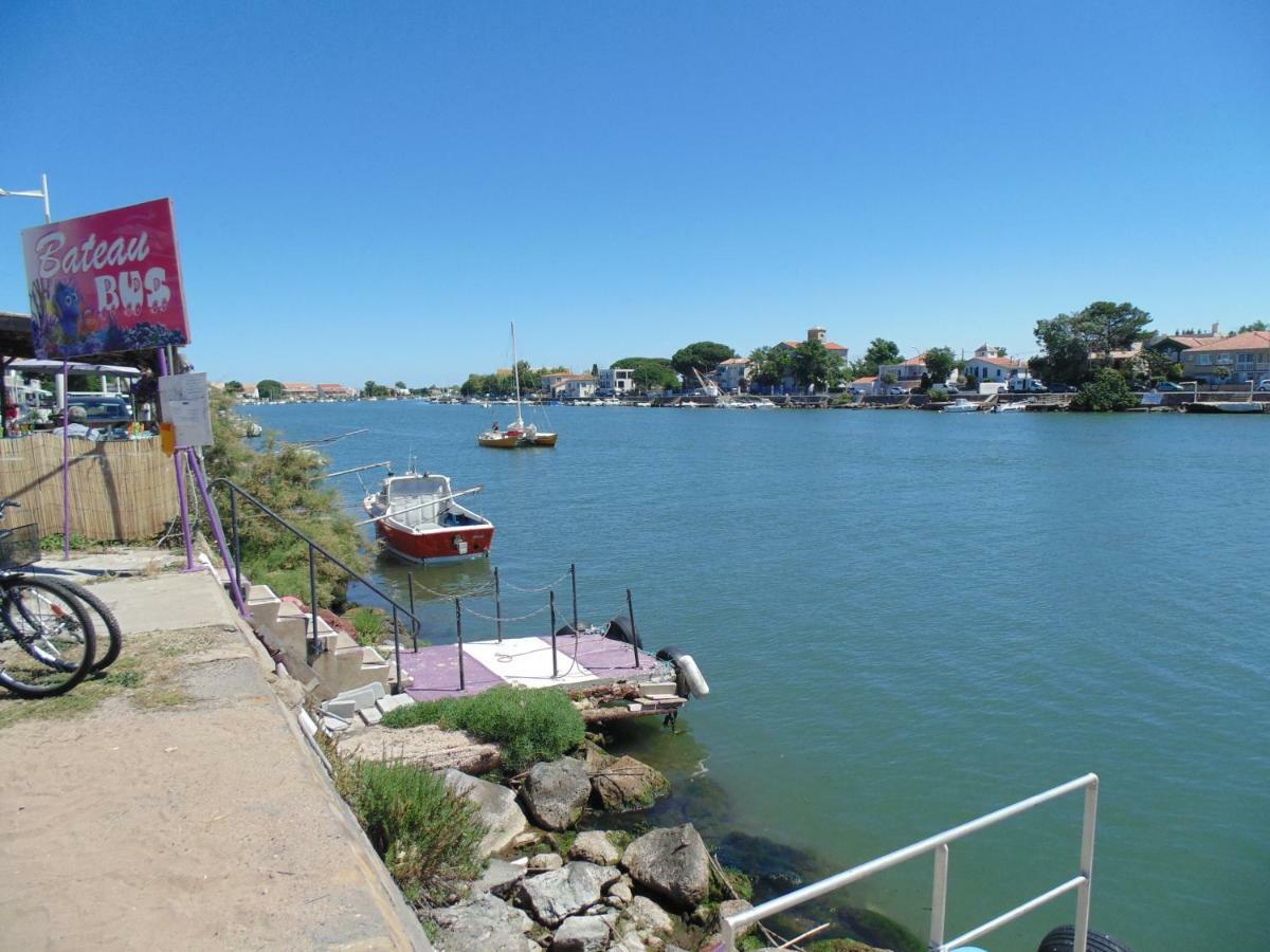 Apartment 3 Bedroom Modern In Historic Building Overlooking River Herault Agde