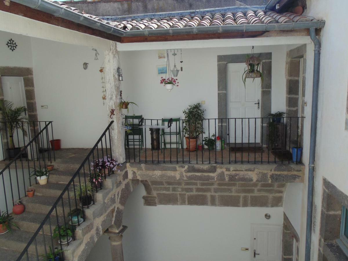 Apartment 3 Bedroom Modern In Historic Building Overlooking River Herault